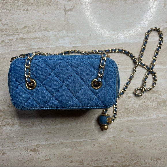 SOLD // 😭Chanel pearl crush vanity bag (2021) - Picture 6 of 10